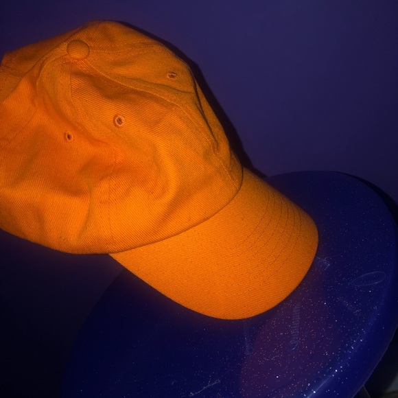 orange cap - Picture 2 of 2